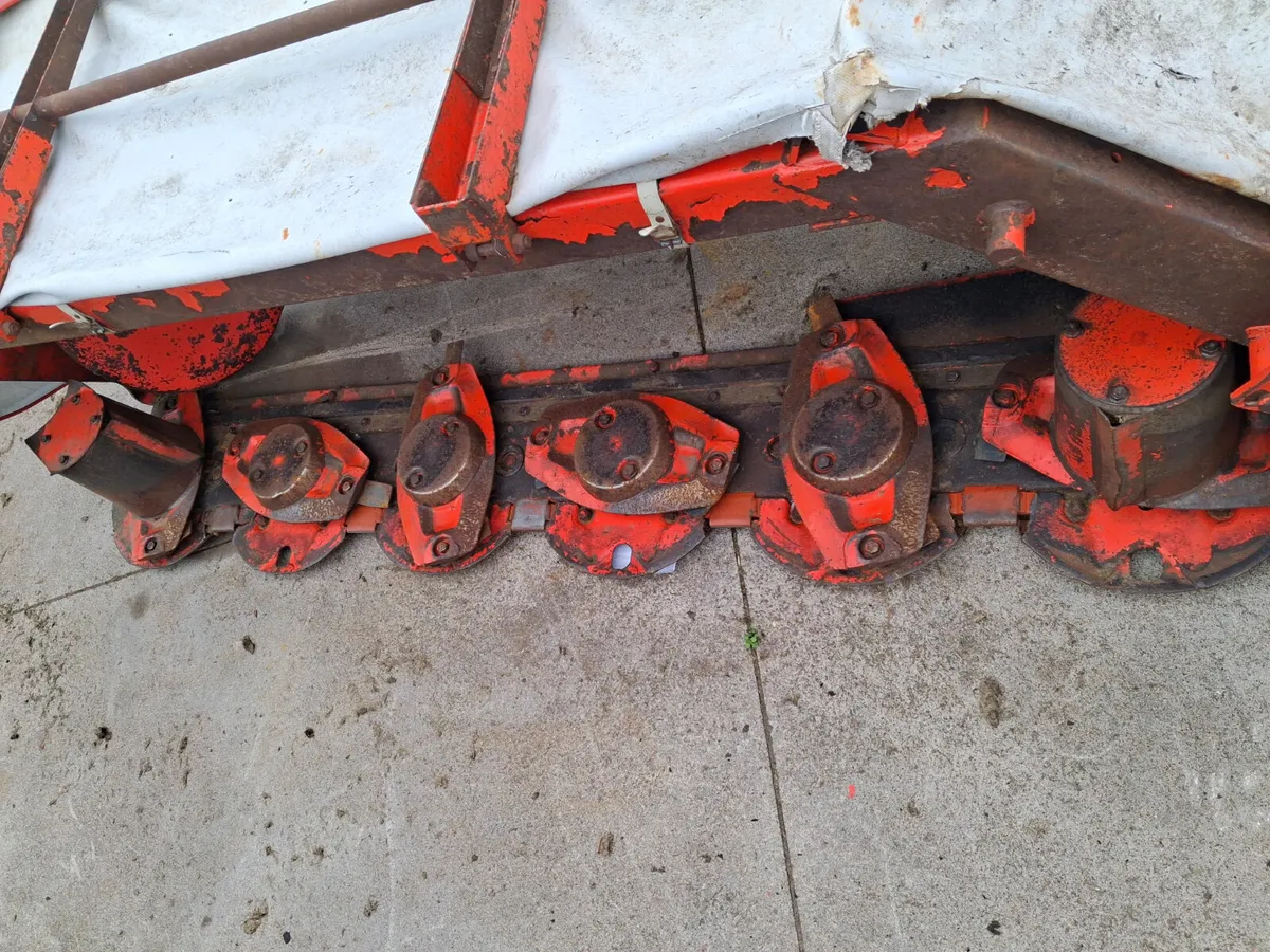 Kuhn GMD600 GII FF disc mower - Image 3