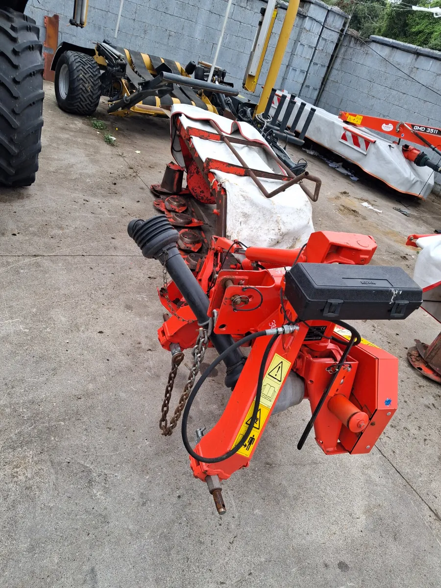 Kuhn GMD600 GII FF disc mower - Image 1