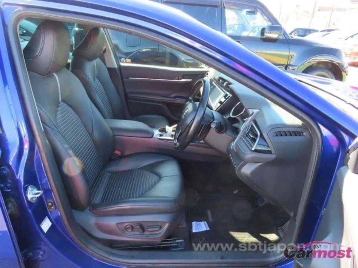 Toyota Camry 2019 - Image 4