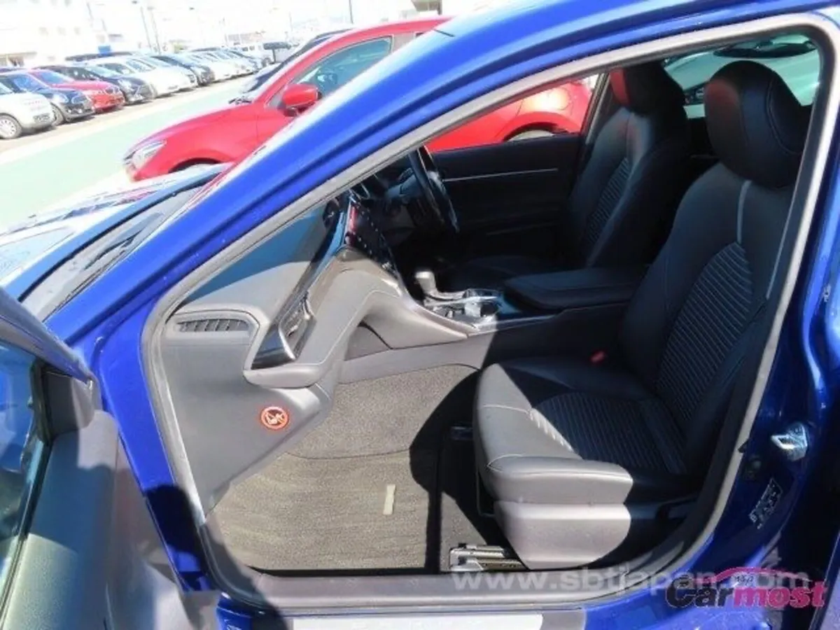 Toyota Camry 2019 - Image 4