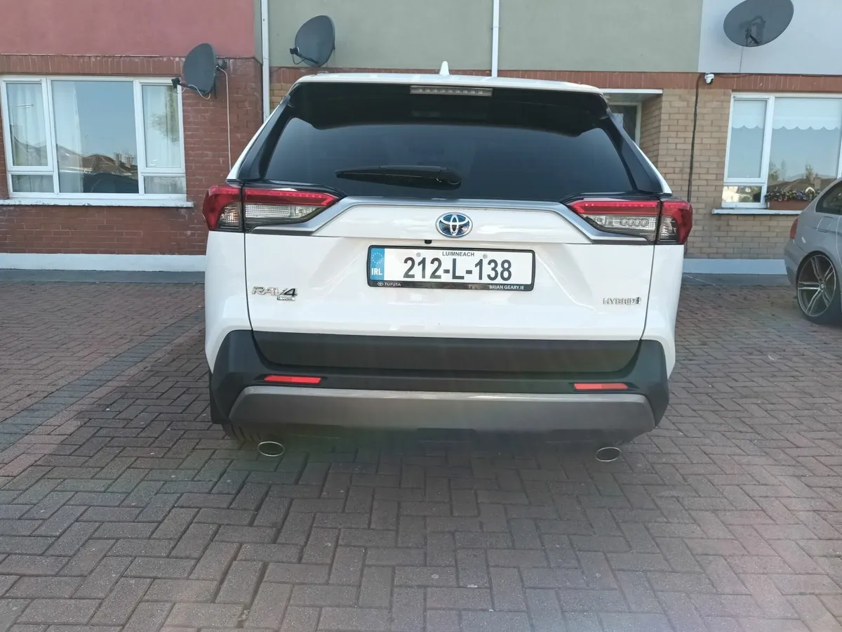 Toyota RAV4 2021 - Image 2