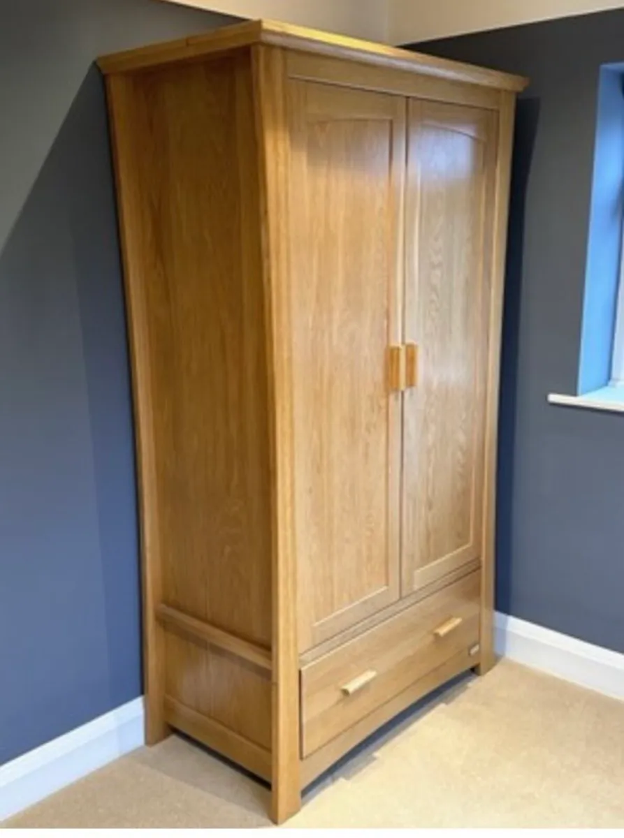 Solid Oak Cot, Changing Unit and wardrobe - Image 3