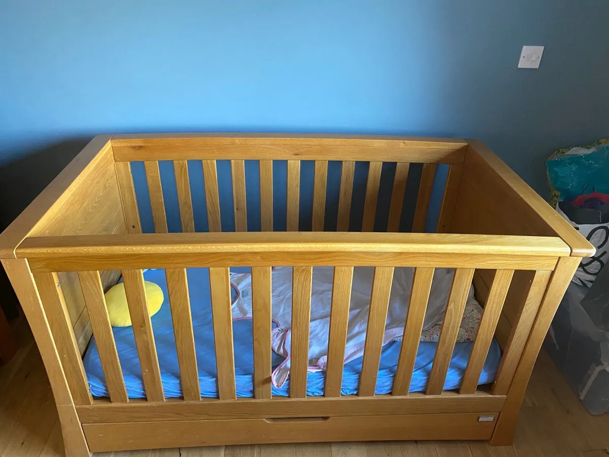 Solid Oak Cot, Changing Unit and wardrobe - Image 4
