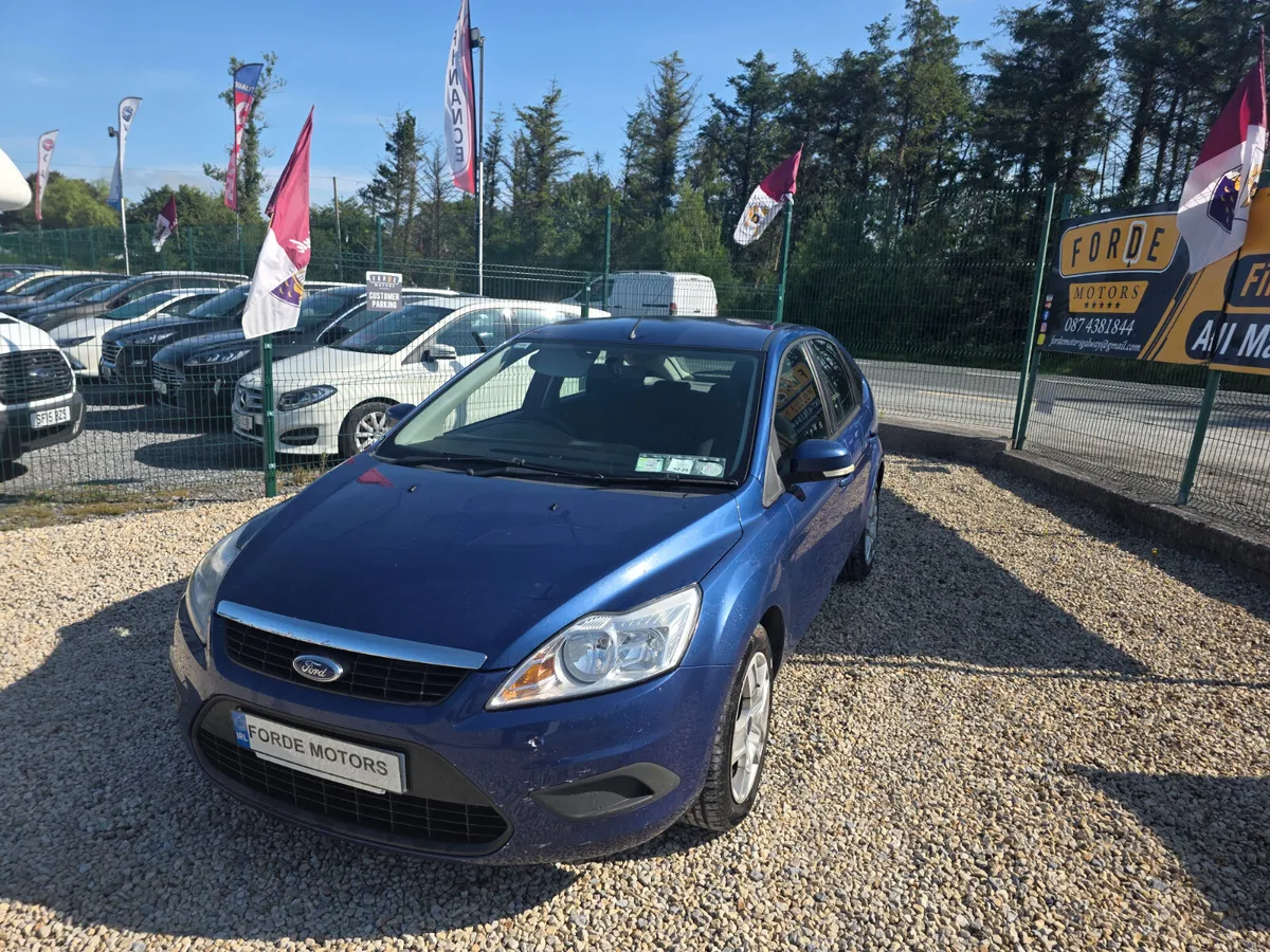 Ford Focus 2010 - Image 2