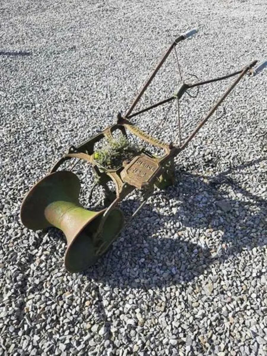Antique cast iron Pierce wexford sower - Image 1
