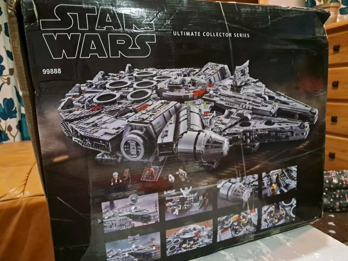LEGO Millenium Falcon 75192 (not genuine LEGO). - Image 1