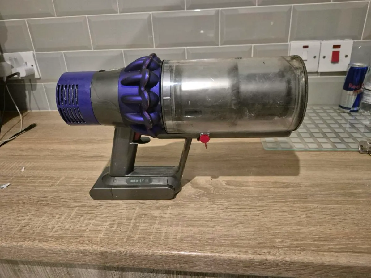 cordless Dyson V11 parts or repair goes on - Image 2