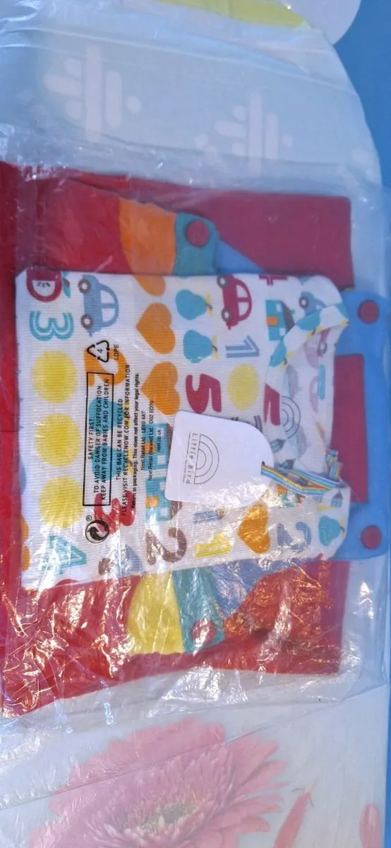 New Boys Dungarees & Top set Cotton 5/6 Y - Image 2