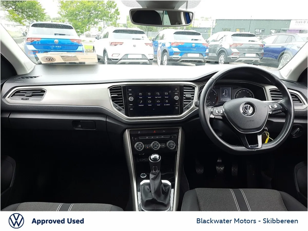 Volkswagen T-Roc 1.5TSI 150BHP DESIGN SPECIAL EDIT - Image 3