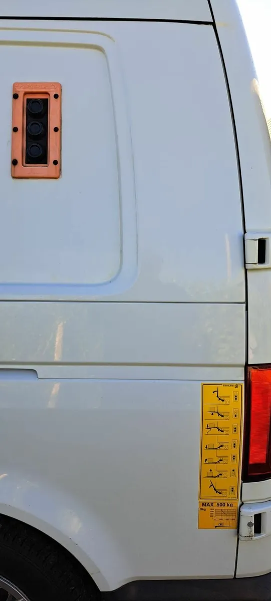Van tail lift - Image 4