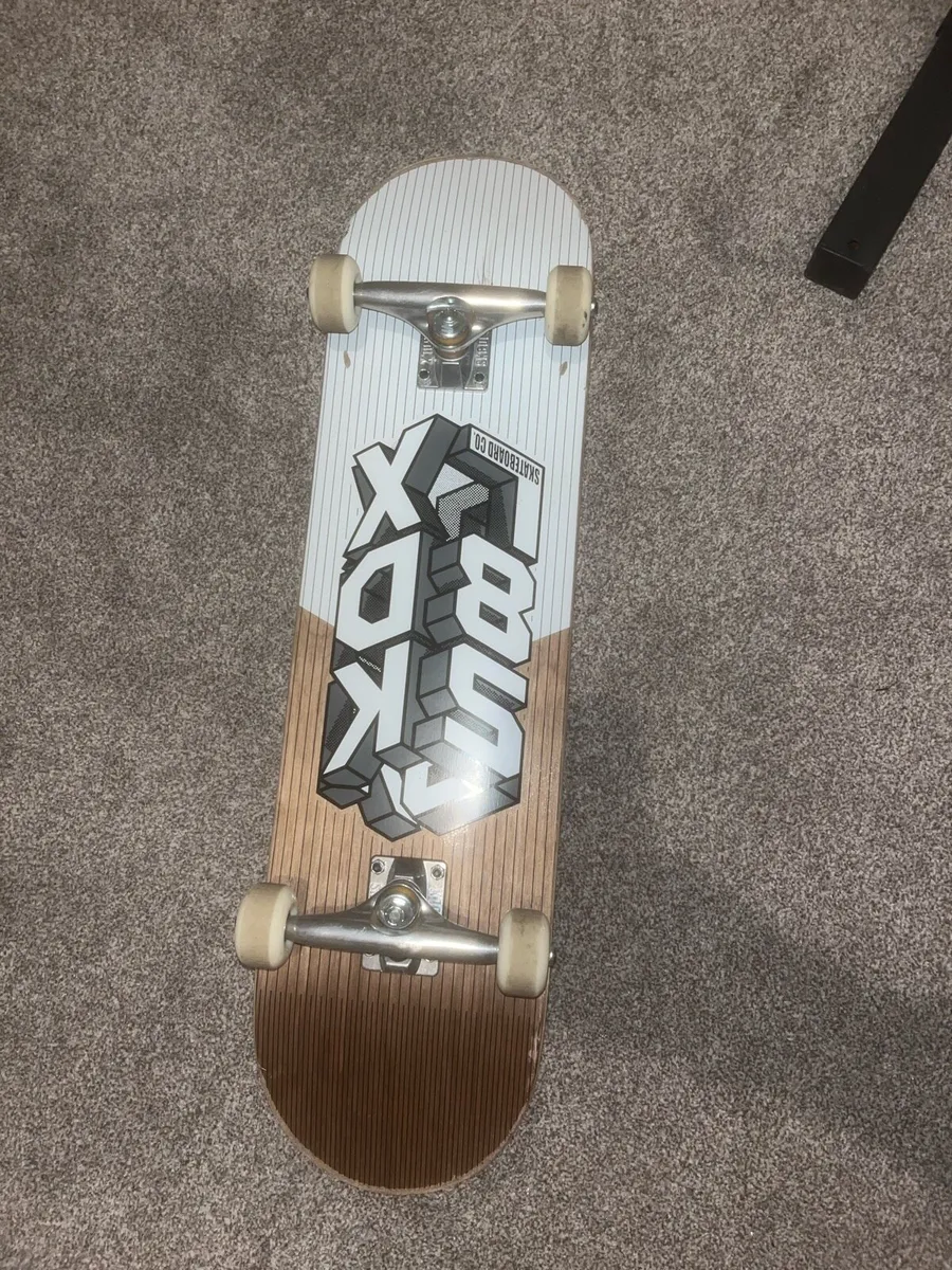 Skateboard - Image 1