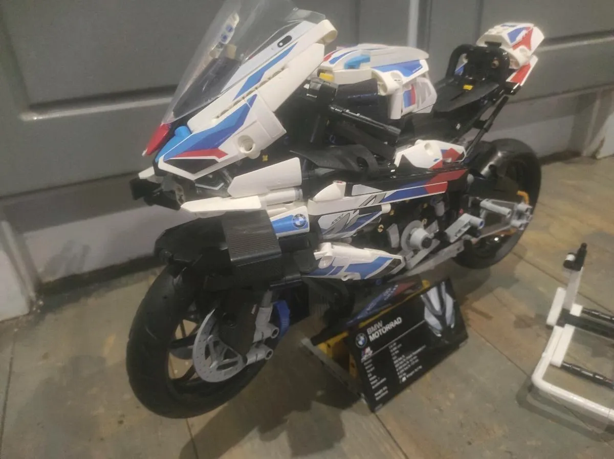 LEGO BMW Motorbike M 1000 RR (not genuine LEGO) - Image 3