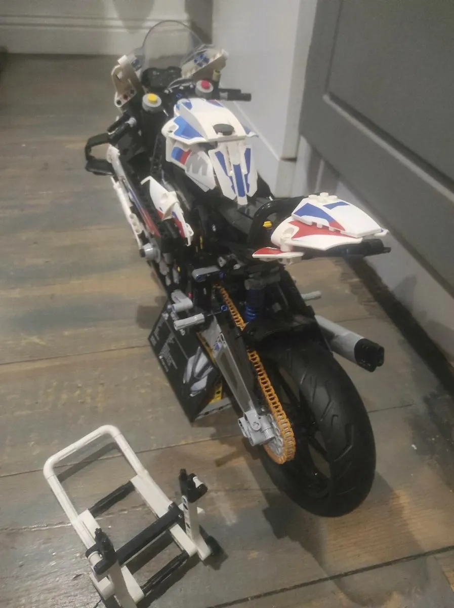 LEGO BMW Motorbike M 1000 RR (not genuine LEGO) - Image 4
