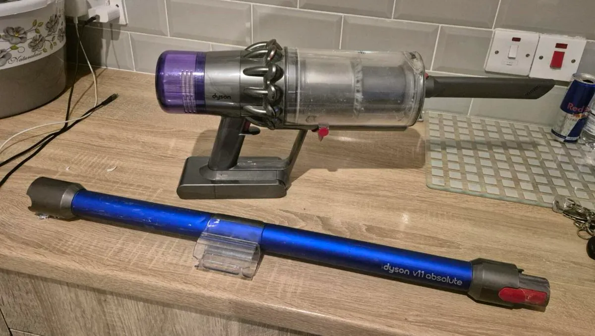 cordless Dyson V11 parts or repair goes on and off - Image 4
