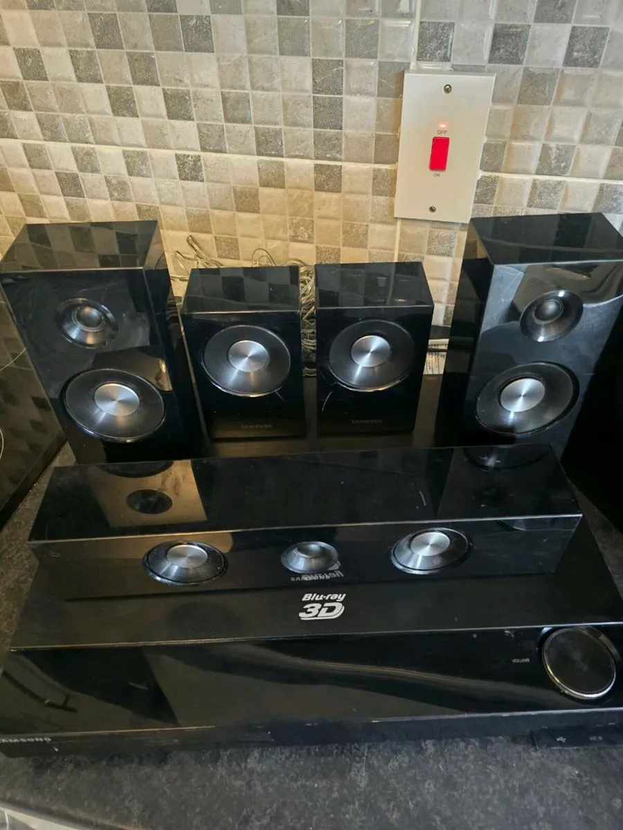 Samsung HT C5500 5.1 Channel Surround Sound Home T - Image 4