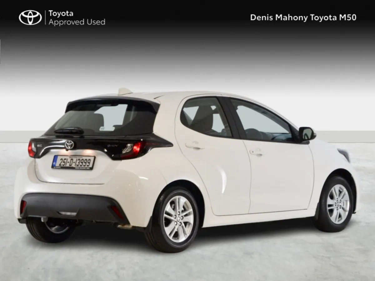 Toyota Yaris Hybrid Luna Auto - Image 2