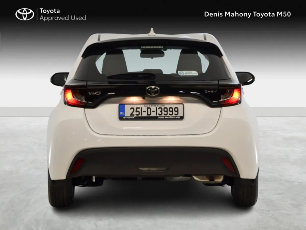 Toyota Yaris Hybrid Luna Auto - Image 4