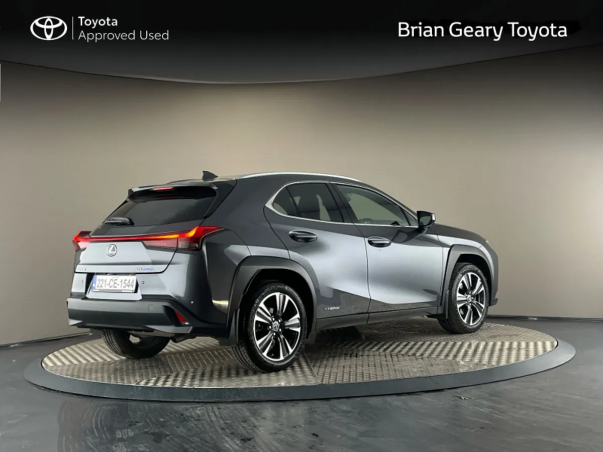 Lexus UX DYNAMIC FWD - Image 2