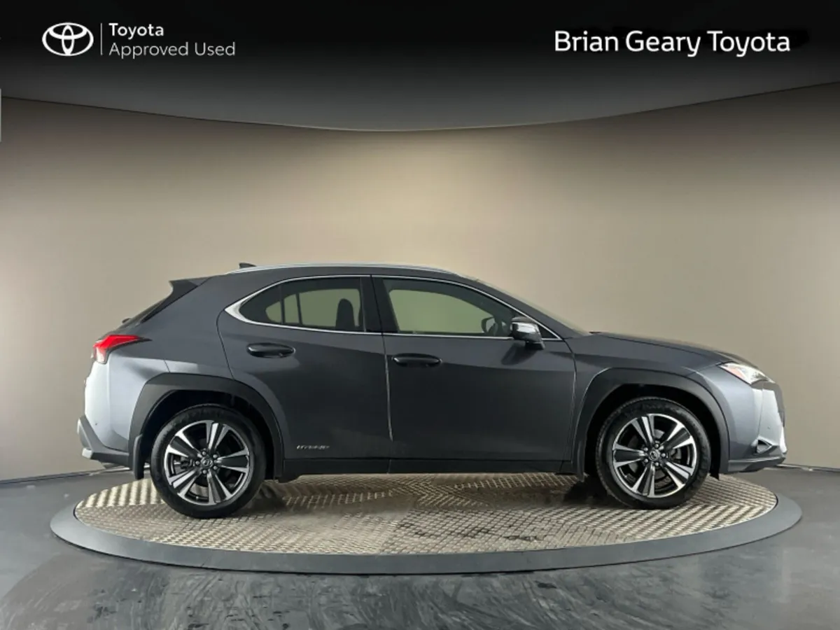 Lexus UX DYNAMIC FWD - Image 3