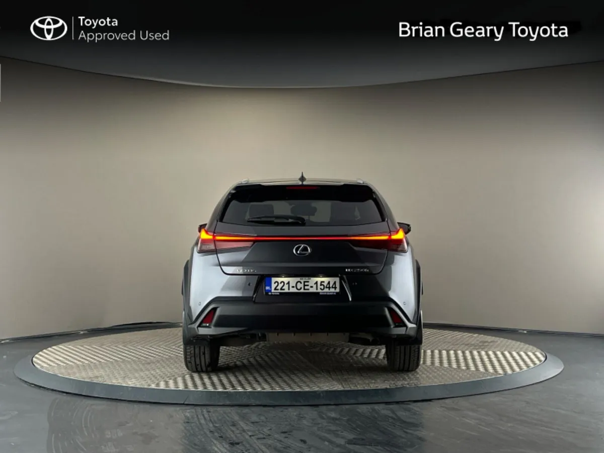 Lexus UX DYNAMIC FWD - Image 4