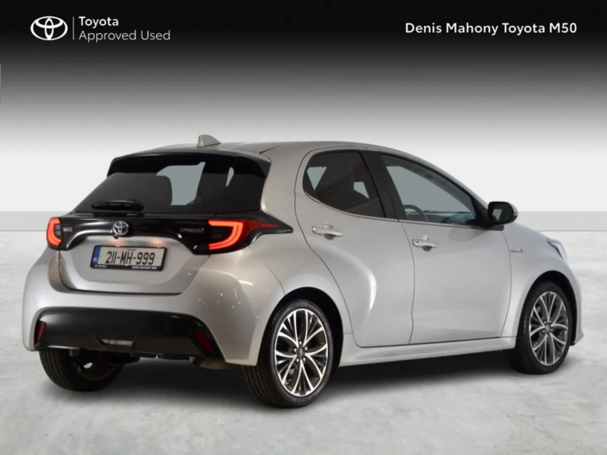 Toyota Yaris Platinum Edition Hybrid Auto - Image 2