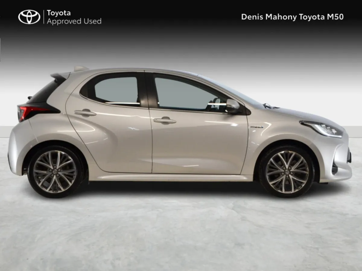 Toyota Yaris Platinum Edition Hybrid Auto - Image 3