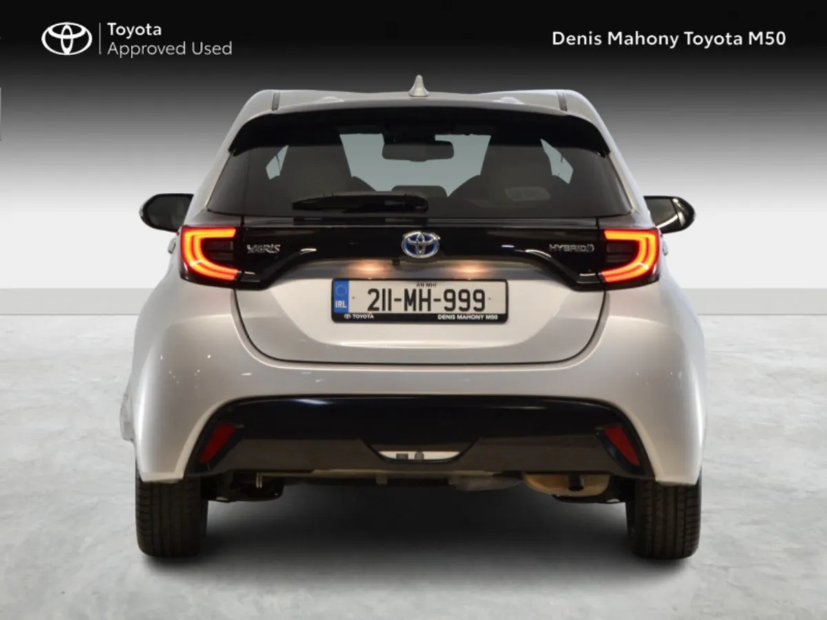Toyota Yaris Platinum Edition Hybrid Auto - Image 4