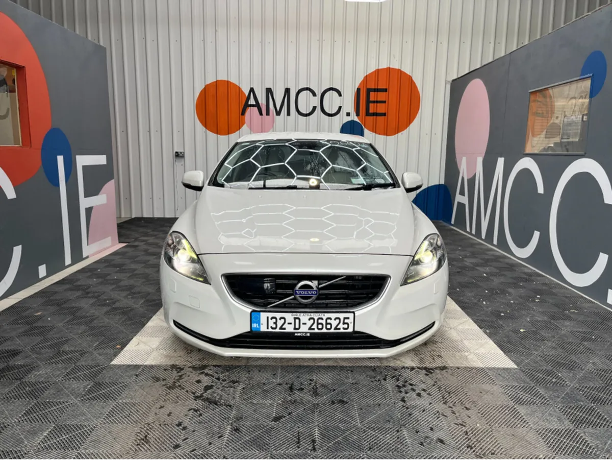Volvo V40 T4 SE /  1.6 PETROL / 117k KMs / AUTOMAT - Image 3