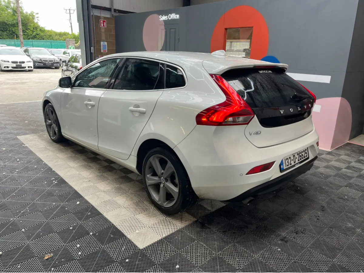 Volvo V40 T4 SE /  1.6 PETROL / 117k KMs / AUTOMAT - Image 4