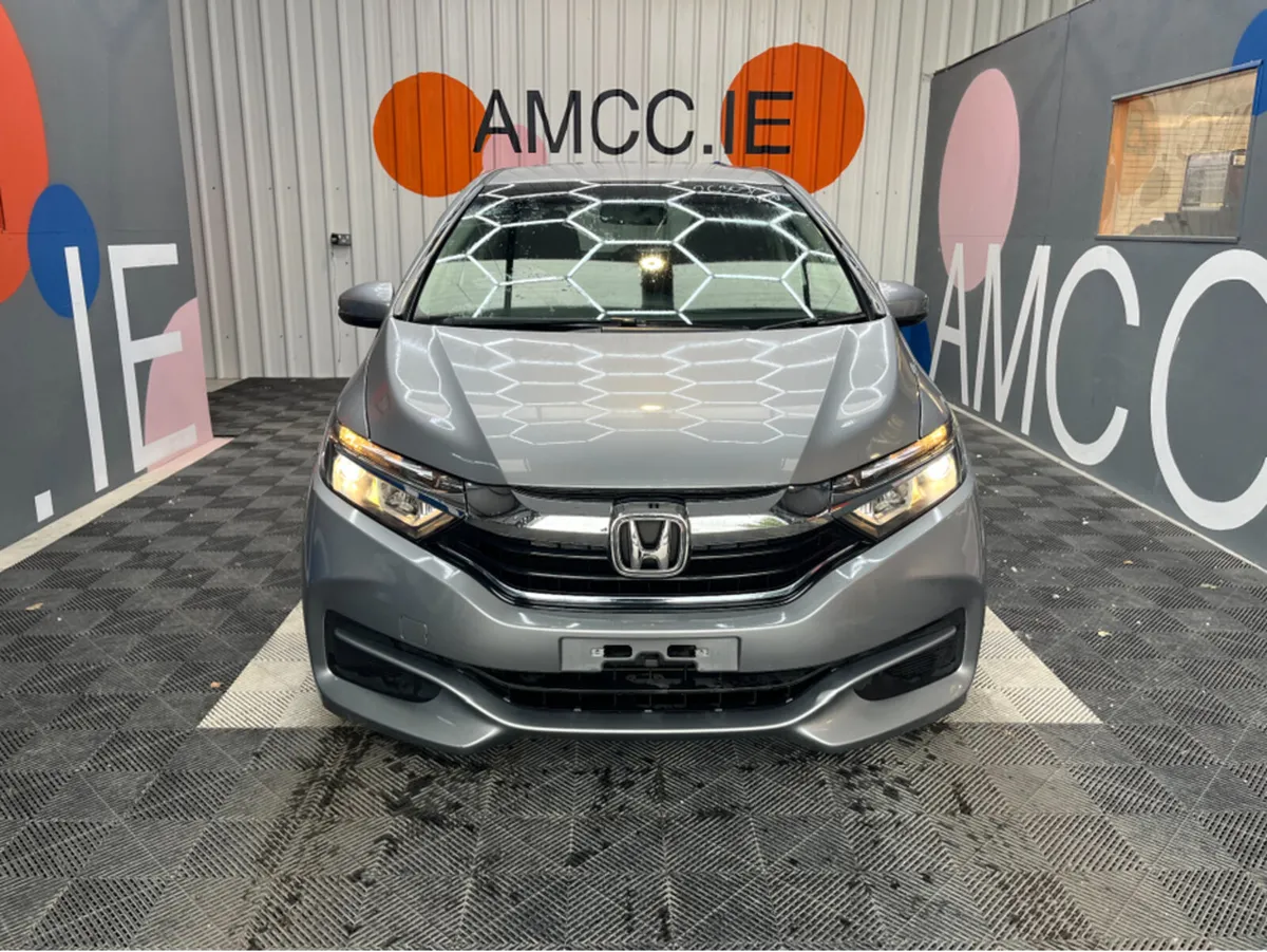 Honda Shuttle 1.5 HYBRID / 112k KMs /  AUTOMATIC & - Image 2