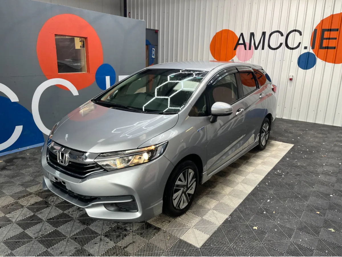 Honda Shuttle 1.5 HYBRID / 112k KMs /  AUTOMATIC & - Image 3
