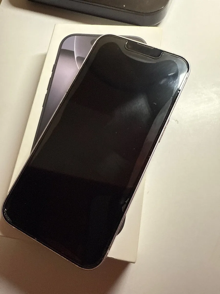 iPhone 14 - Image 1