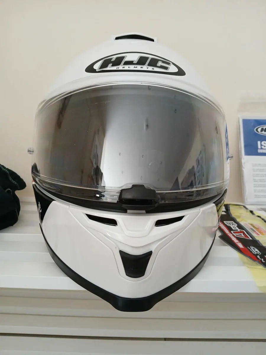 HJC IS - 17 Motorbike Helmet - New - Never Worn. - Image 1