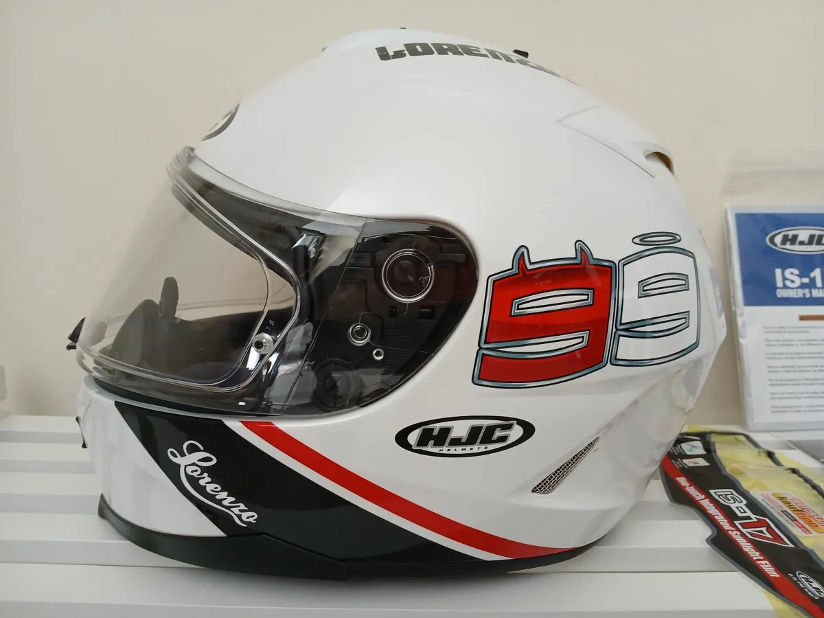 HJC IS - 17 Motorbike Helmet - New - Never Worn. - Image 3