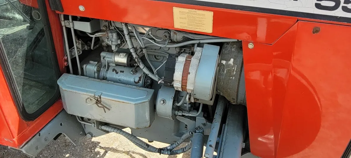 Massey Ferguson 550 - Image 3