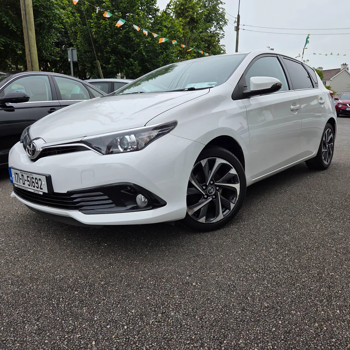 Toyota Auris 2017 1.2 Petrol 5DR Soleil - Image 1
