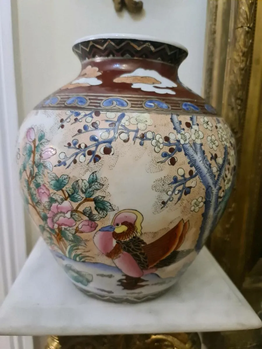 Large kutani vase - Image 1