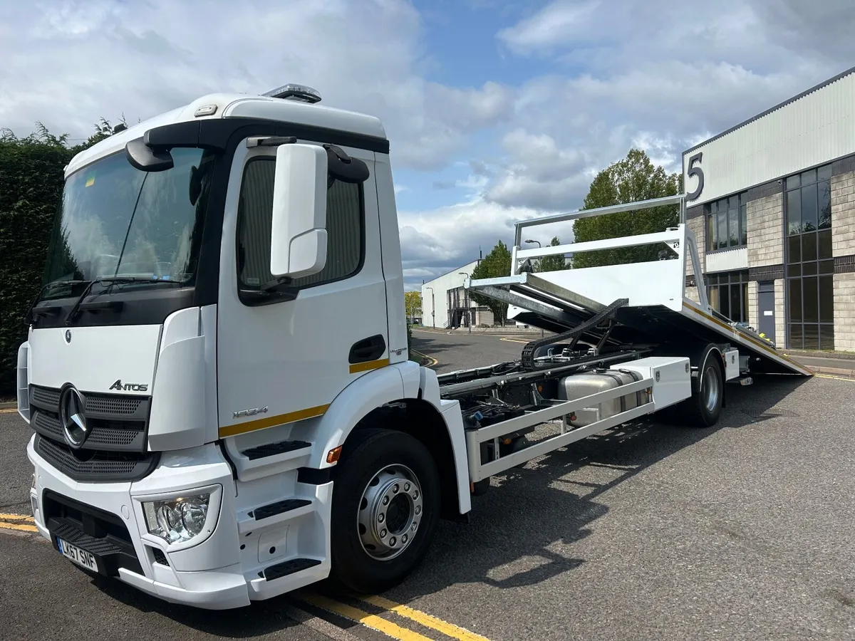 Mercedes Antos Tilt Slide Twin Deck Recovery Truck - Image 4