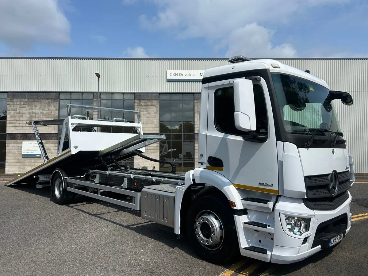 Mercedes Antos Tilt Slide Twin Deck Recovery Truck - Image 2