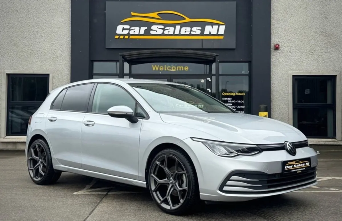 Volkswagen Golf 2.0 TDI Life Hatchback 5dr Diesel - Image 1