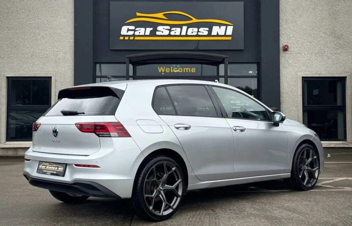 Volkswagen Golf 2.0 TDI Life Hatchback 5dr Diesel - Image 3