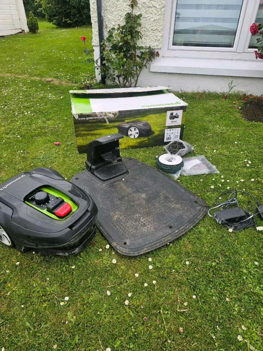 Greenworks optimow robot mower up to 450sq metres - Image 1
