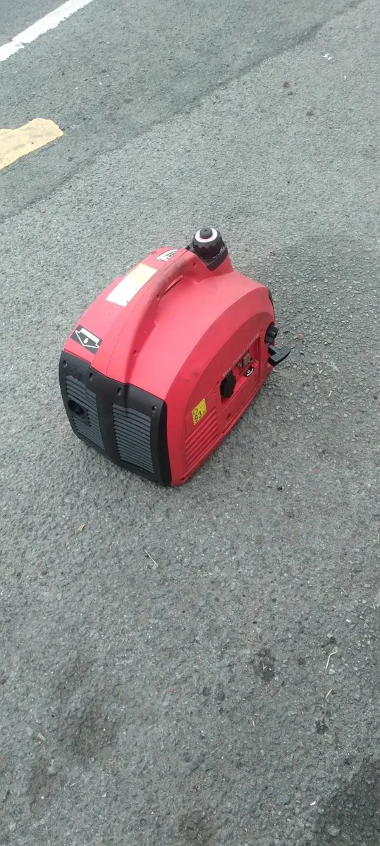 2 generator 2000w petrol running well priced - Image 1