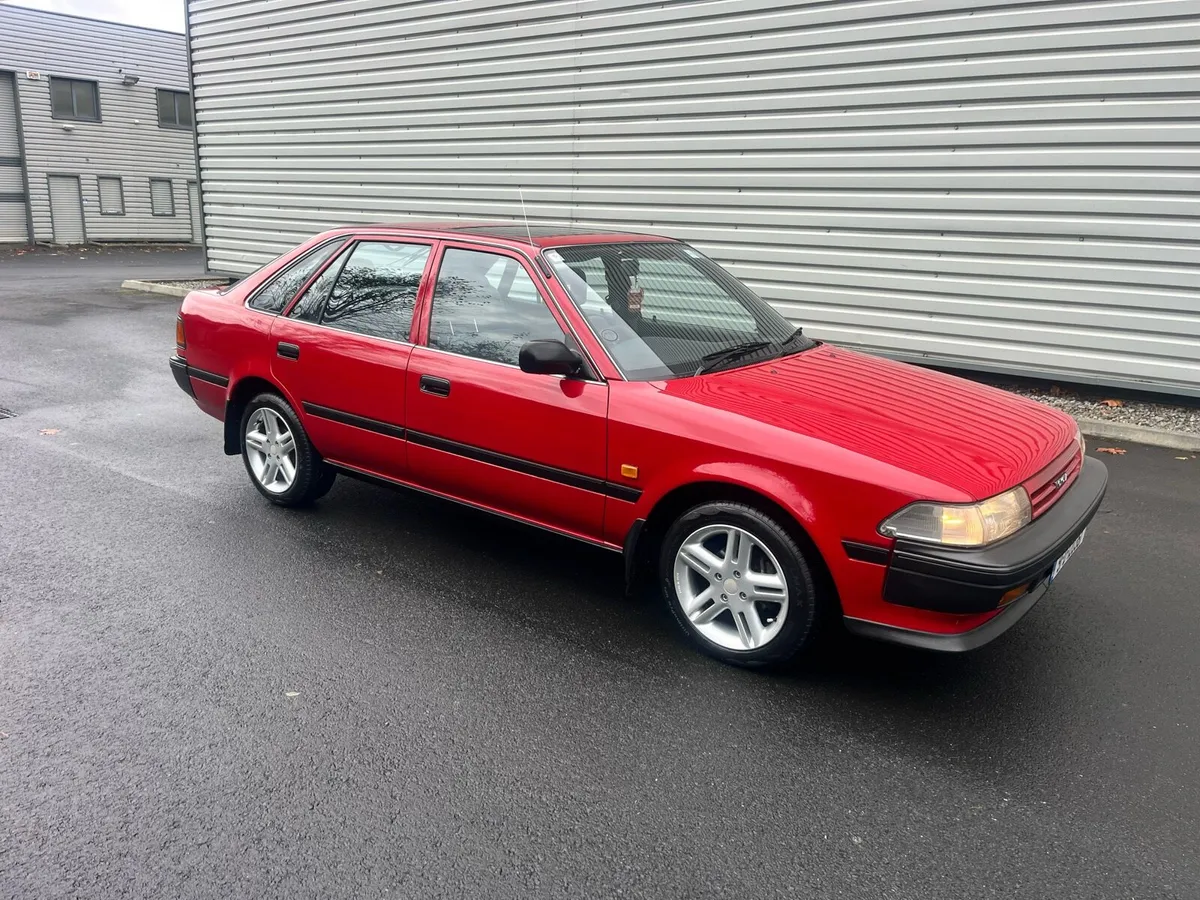 Toyota carina - Image 4