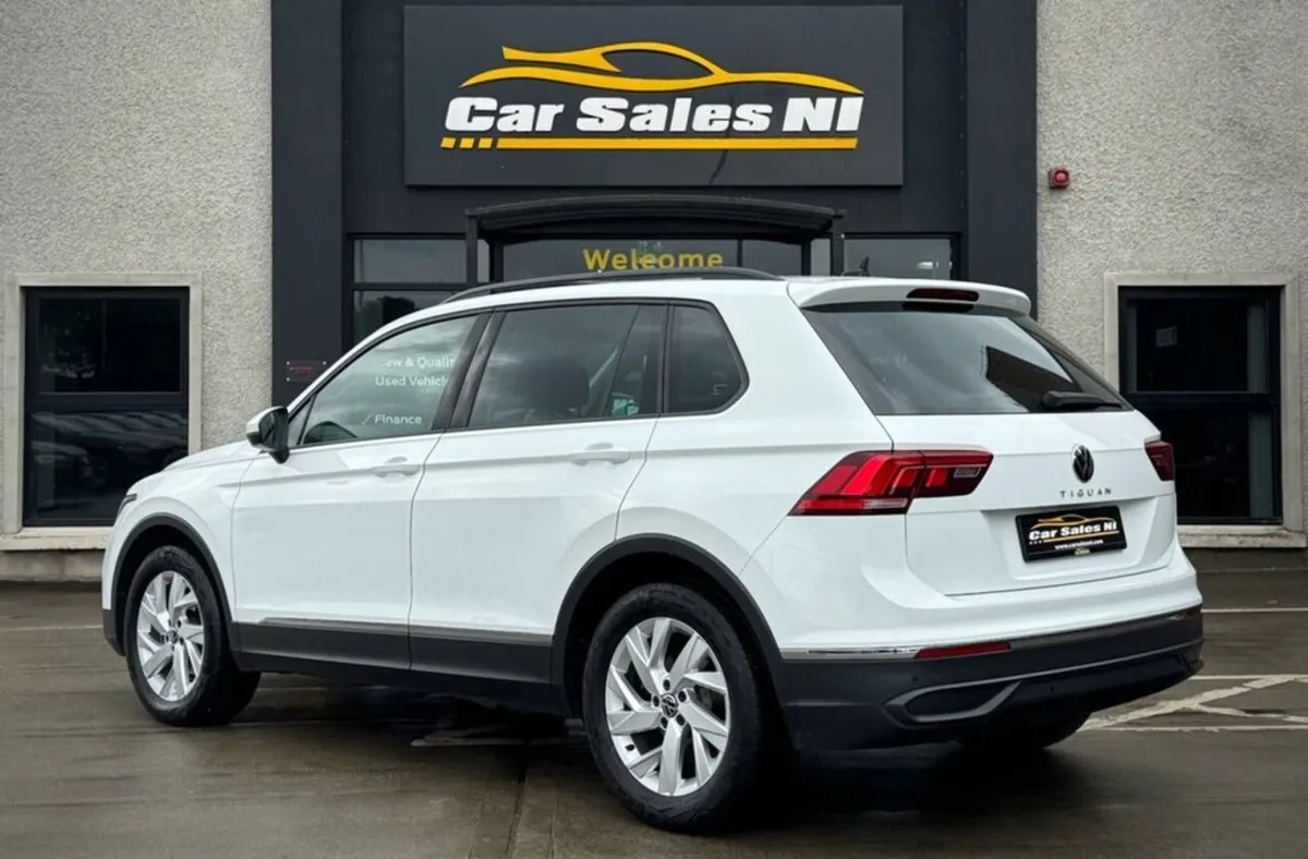 Volkswagen Tiguan 2.0 TDI Life SUV 5dr Diesel DSG - Image 4
