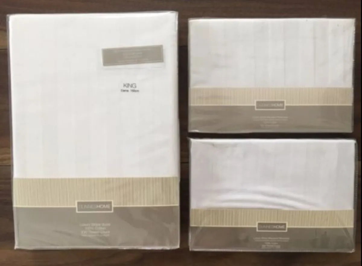 BRAND NEW White Cotton Duvet Cover and Pillowcases