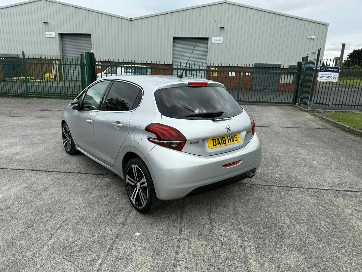 Peugeot 208 gt-line automatic - Image 3