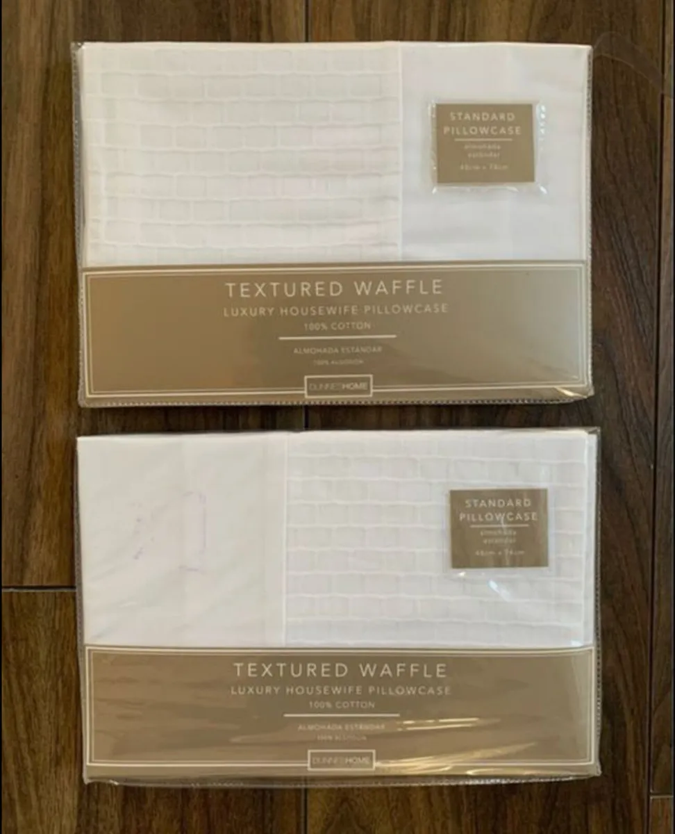 BBRAND NEW White Waffle Cotton Pillowcases (2)