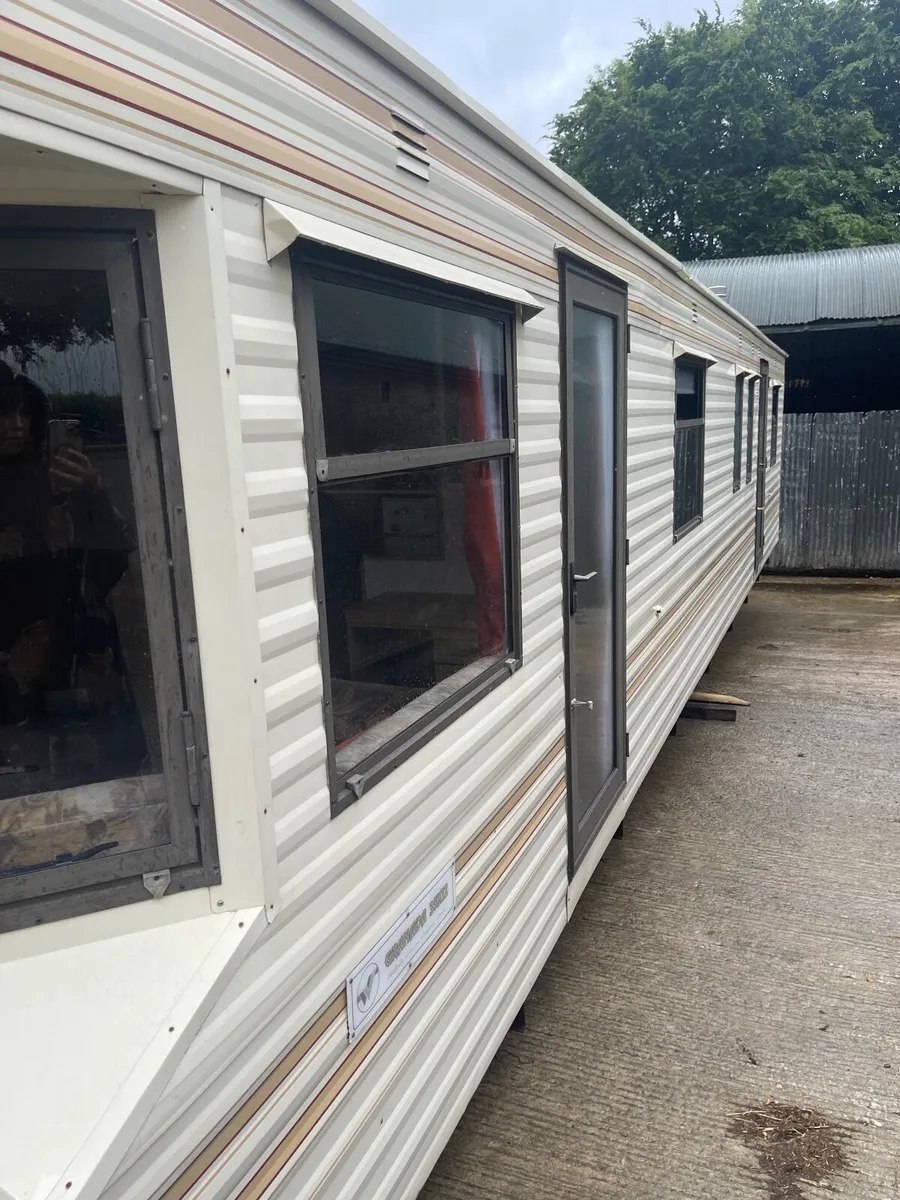 Mobile home - Image 1