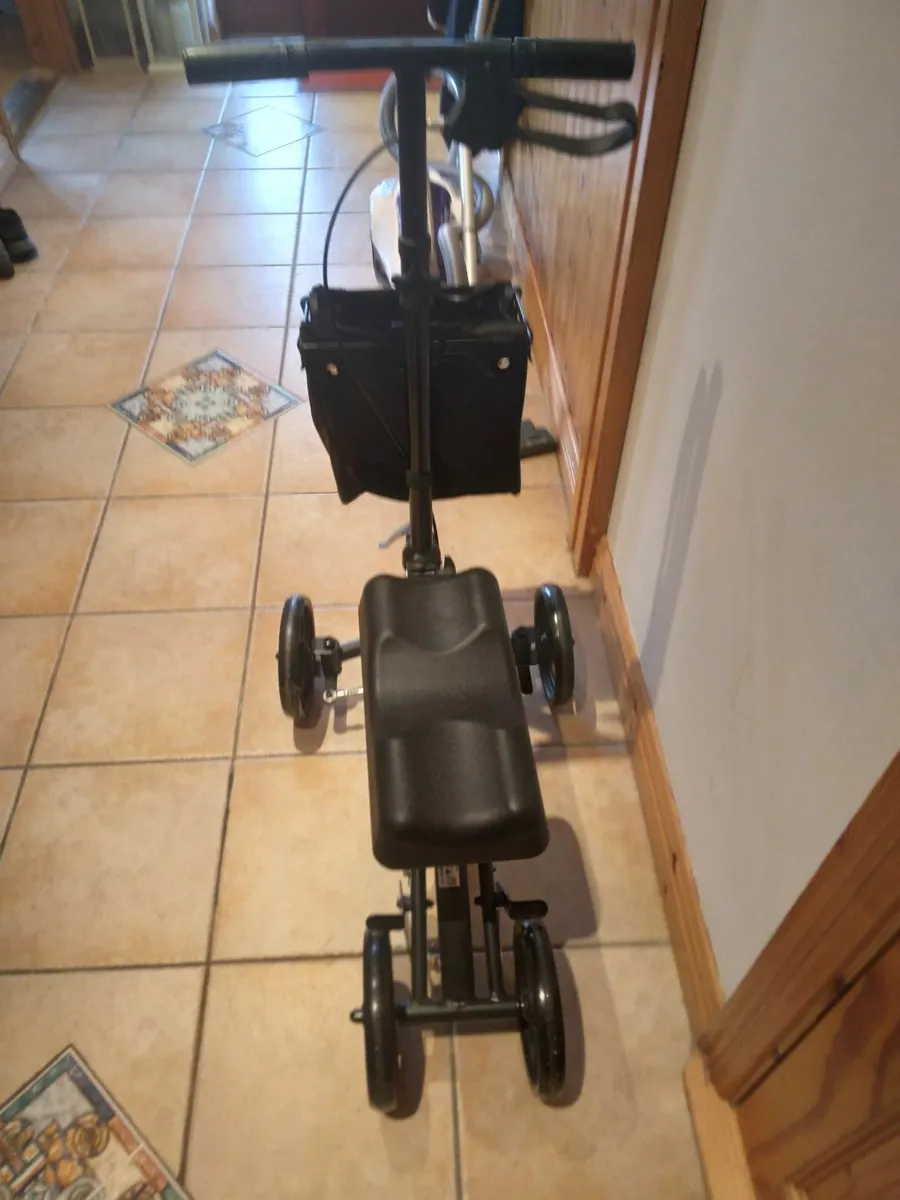 Knee scooter - Image 1